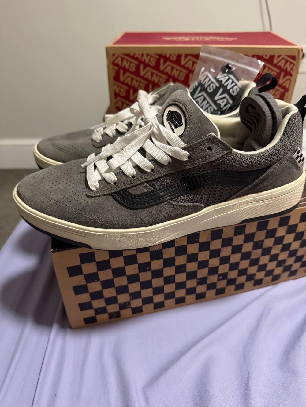 Vans Men’s Gray Suede Low-Top Sneakers with Black Wave